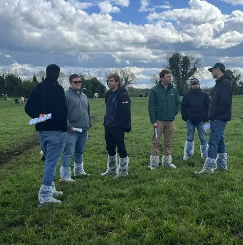 Chilean Farmers on the mcDonnell herd